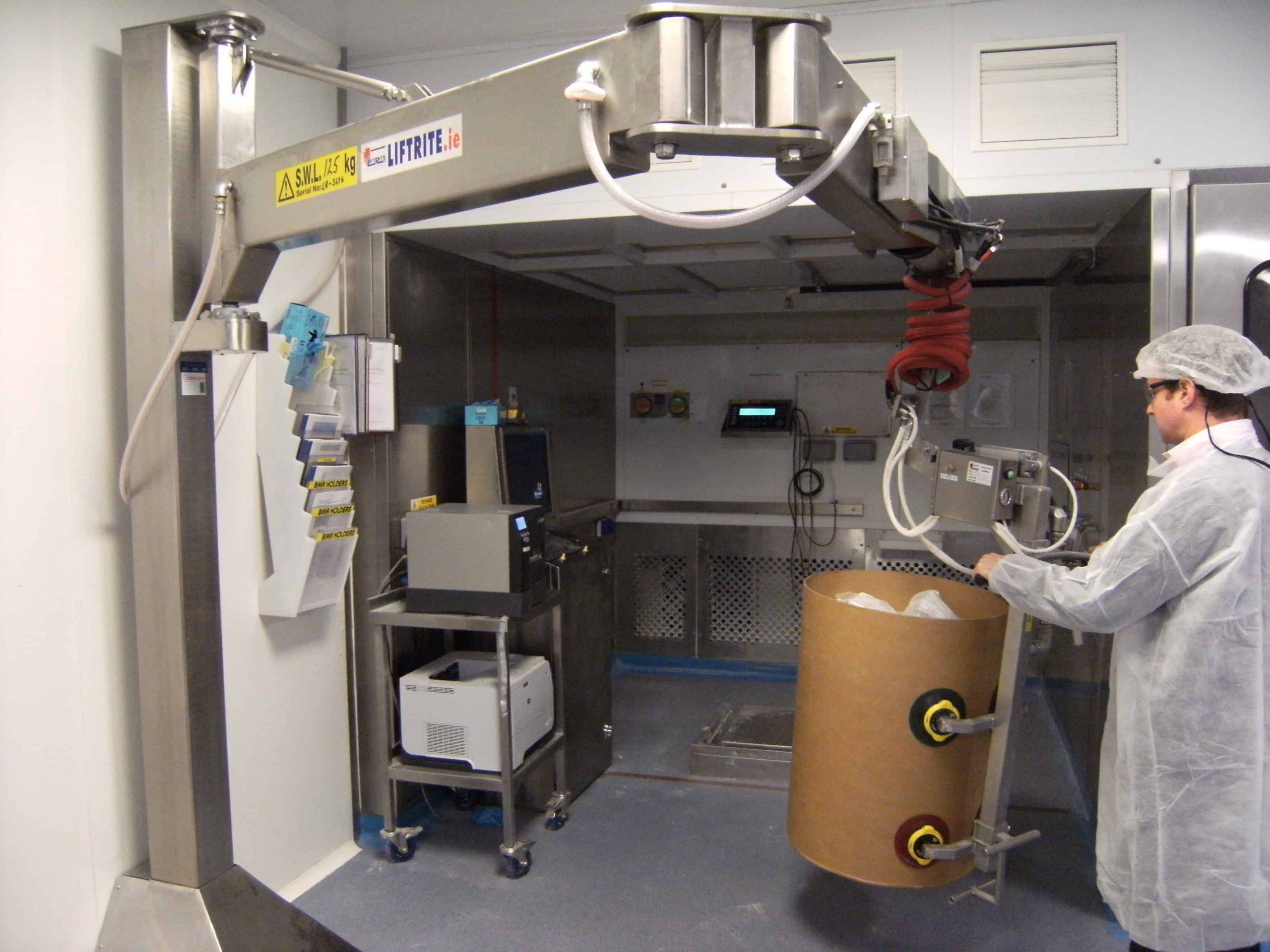 Stainless Steel Jib Cranes – Fixed Pillar & Wall-Mounted Options