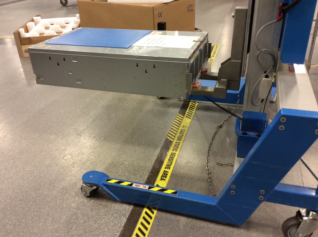 Mobile Lift Trolley for Server Handling – Lift & Drive Solutions
