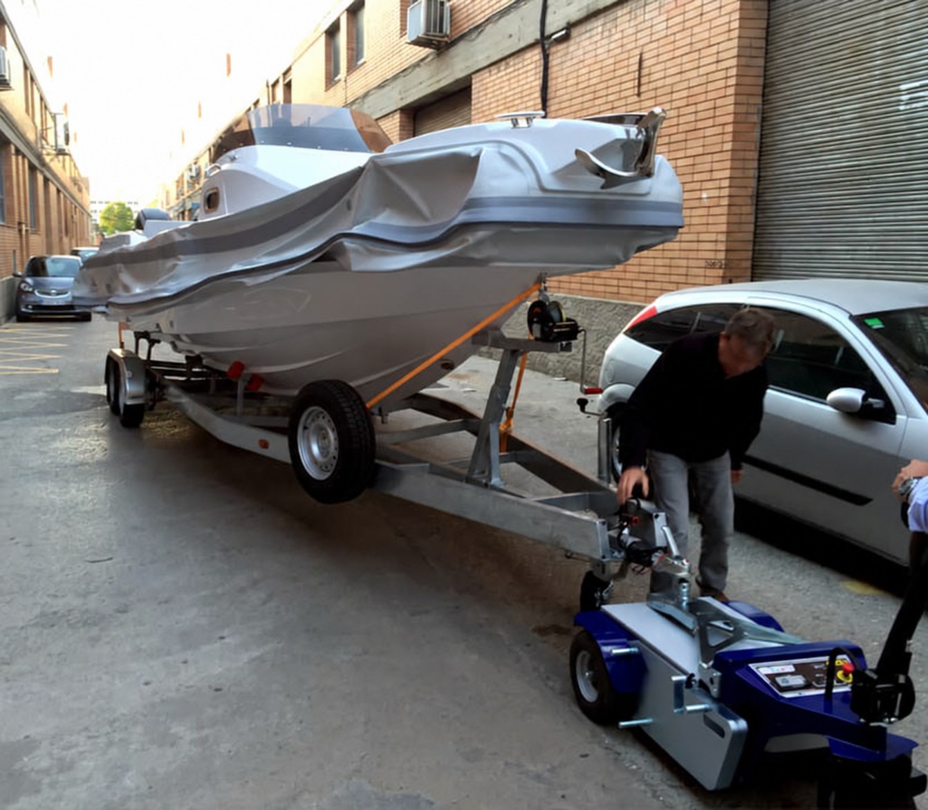 Heavy Duty Electric Tow Tugs – High-Capacity Battery-Powered Towing (Up to 10,000 kg)