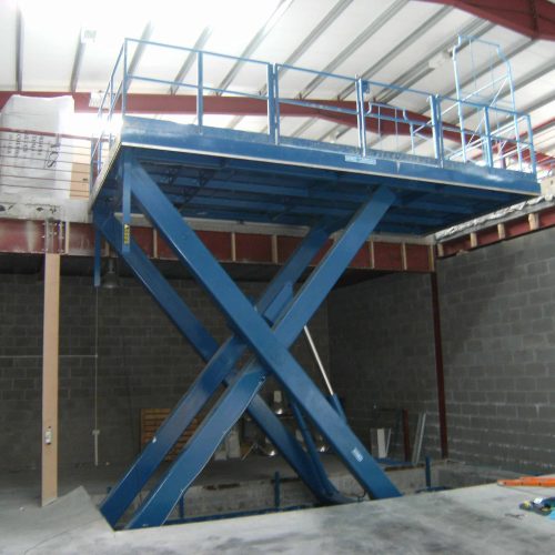 Access Platforms (for goods or personnel)