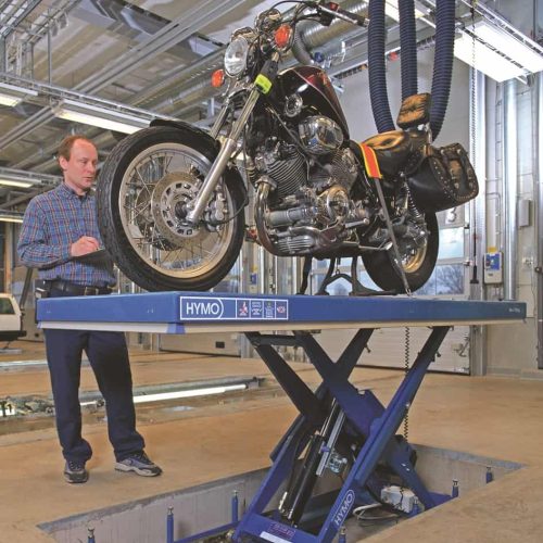 Vehicle Lifts/Service Benches